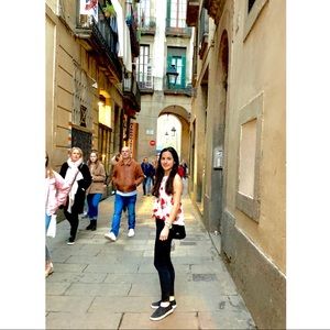 Meet your Posher, Anaiz